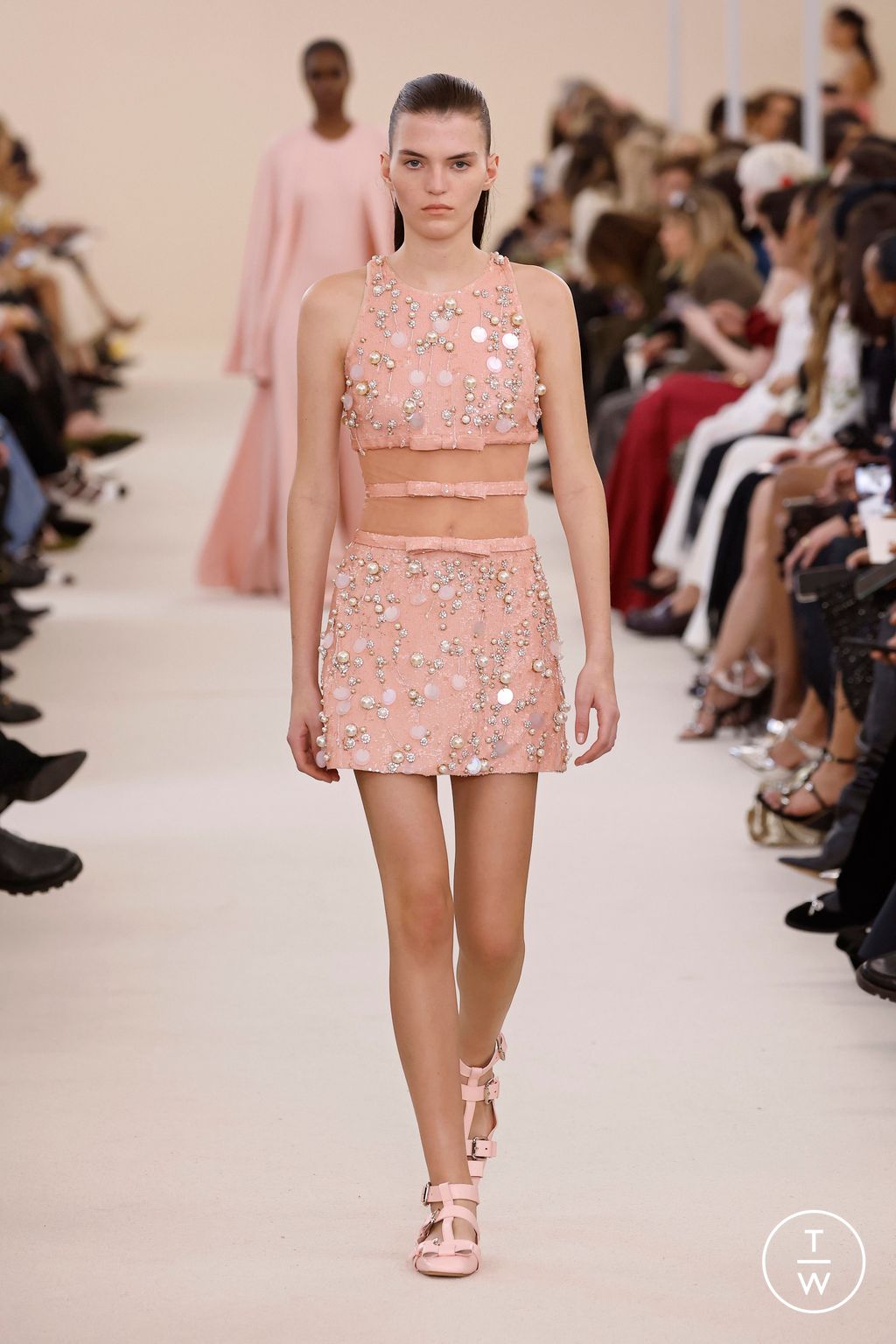 Fashion Week Paris Fall/Winter 2024 look 50 de la collection Giambattista Valli womenswear