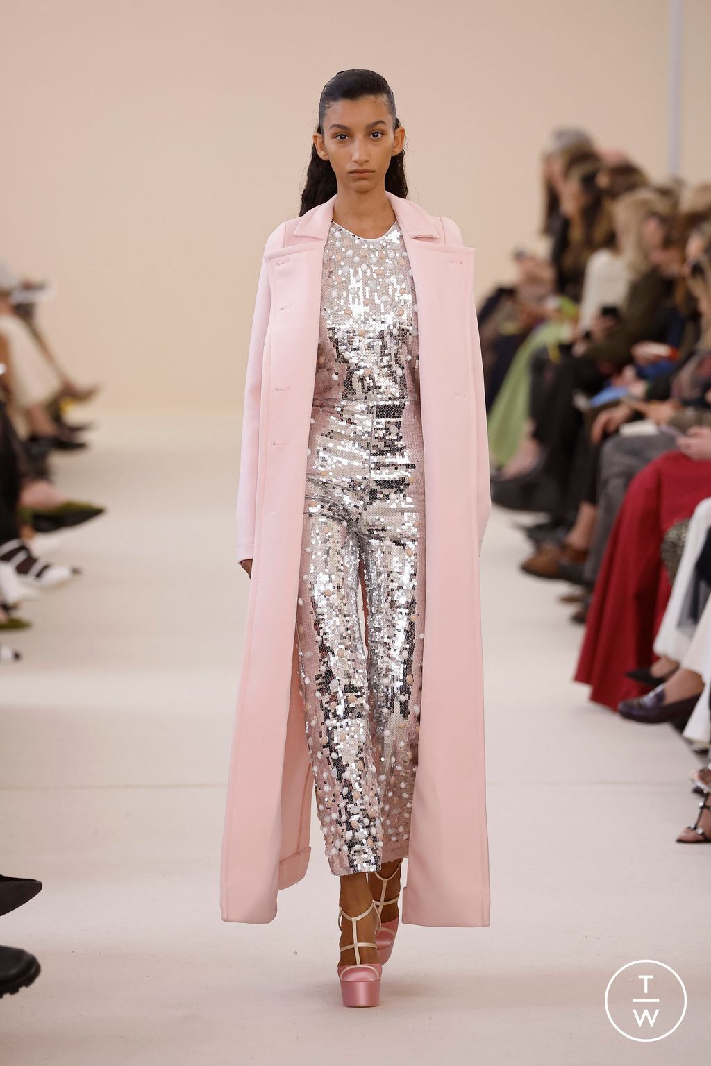 Fashion Week Paris Fall/Winter 2024 look 58 from the Giambattista Valli collection 女装