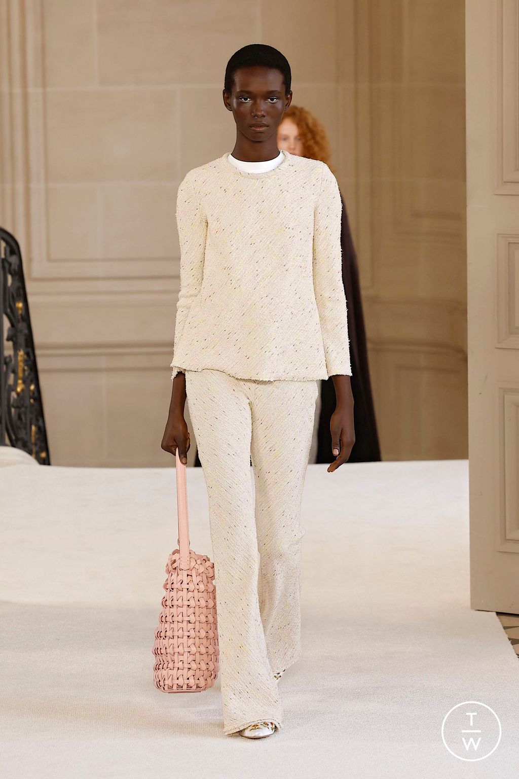 Fashion Week Paris Fall/Winter 2025 look 1 from the Giambattista Valli collection womenswear
