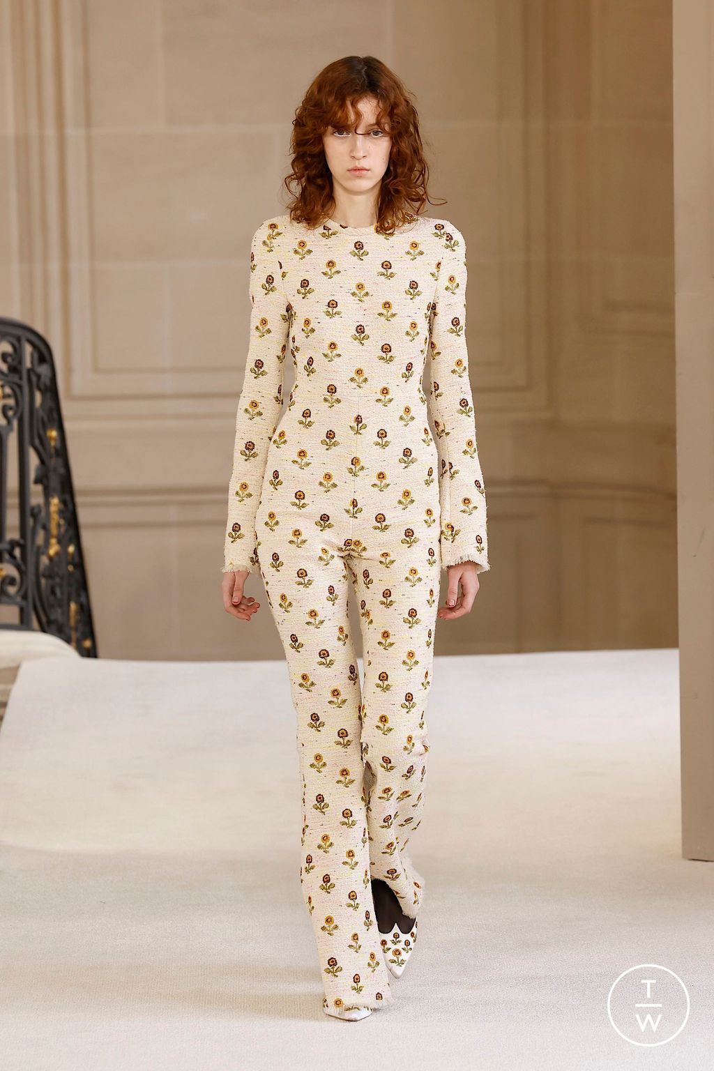 Fashion Week Paris Fall/Winter 2025 look 3 de la collection Giambattista Valli womenswear