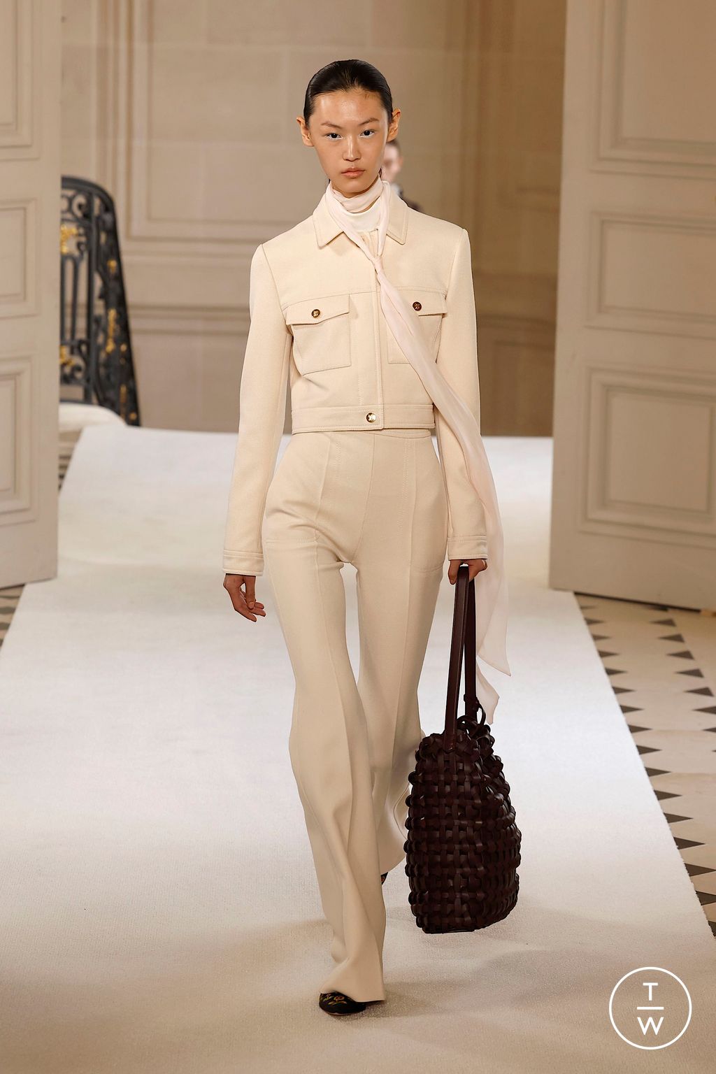 Fashion Week Paris Fall/Winter 2025 look 7 from the Giambattista Valli collection womenswear