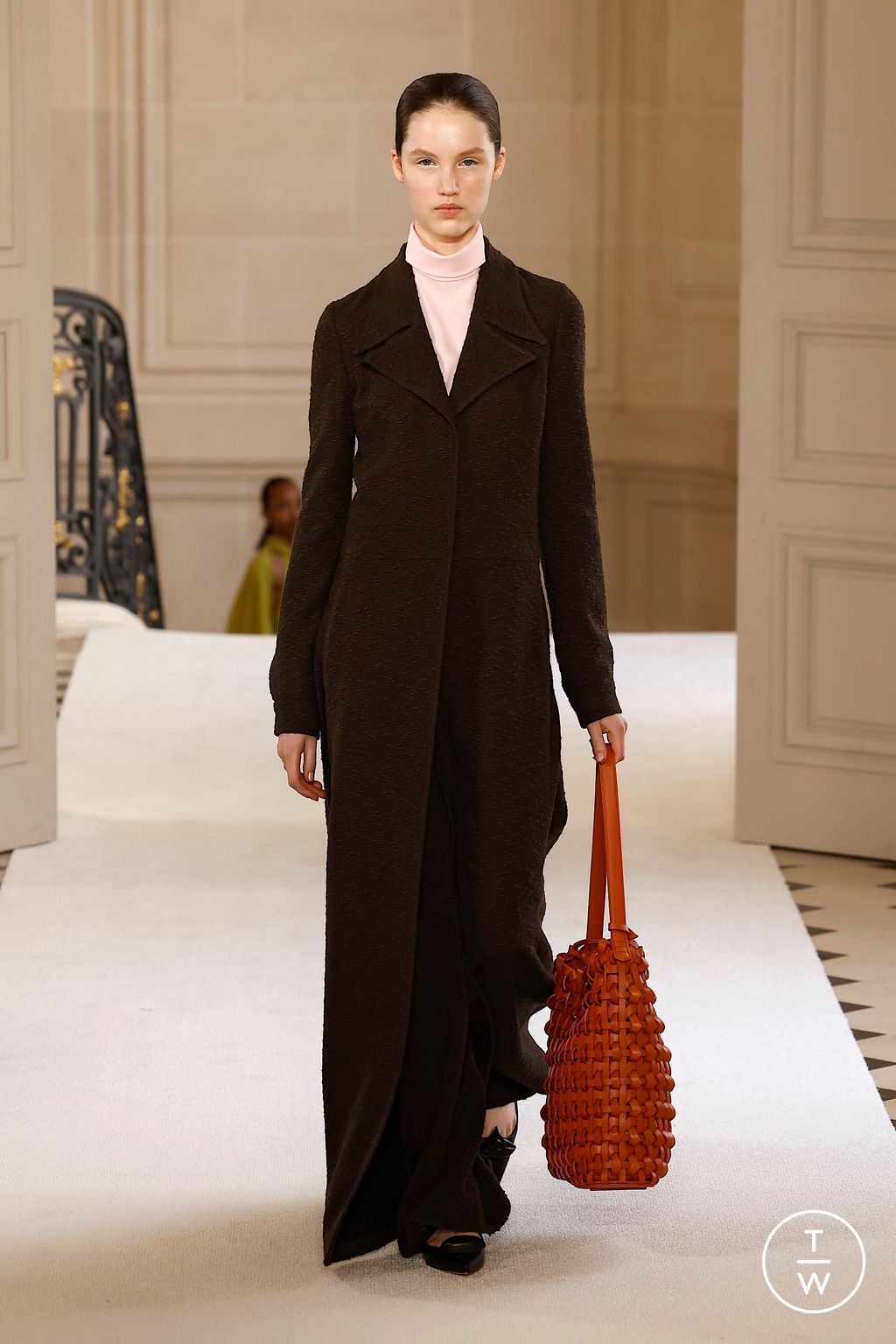 Fashion Week Paris Fall/Winter 2025 look 23 from the Giambattista Valli collection womenswear