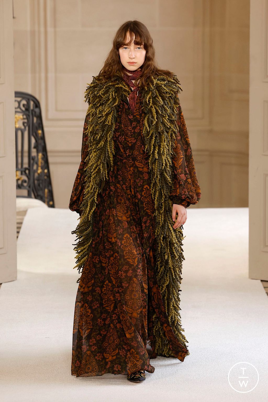 Fashion Week Paris Fall/Winter 2025 look 50 de la collection Giambattista Valli womenswear