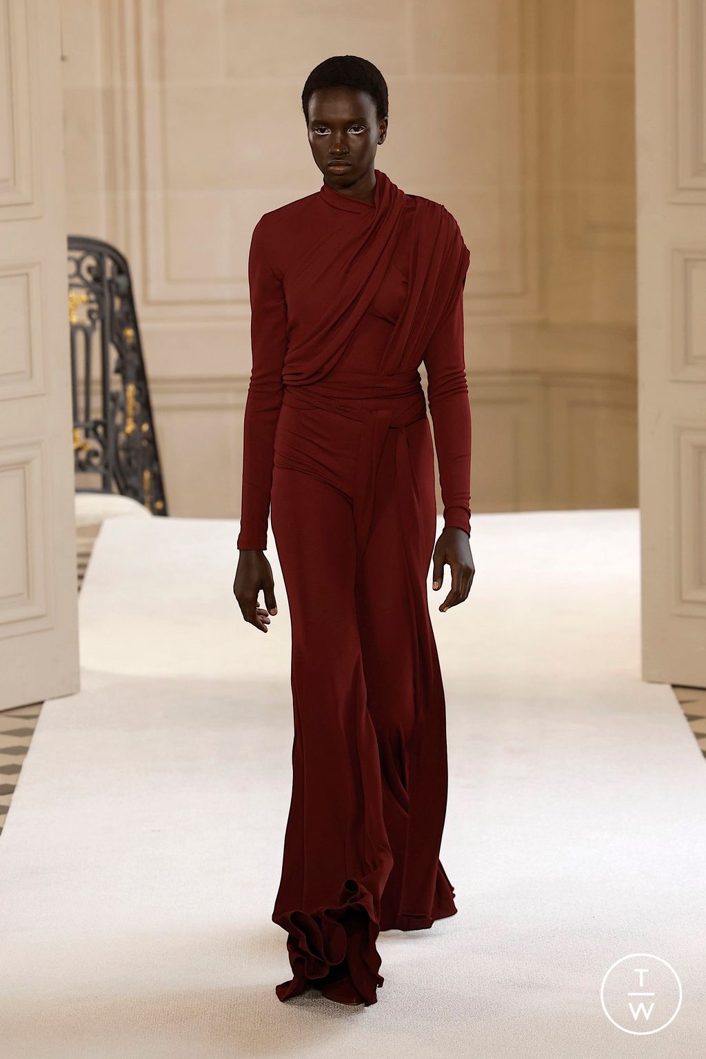 Fashion Week Paris Fall/Winter 2025 look 51 de la collection Giambattista Valli womenswear