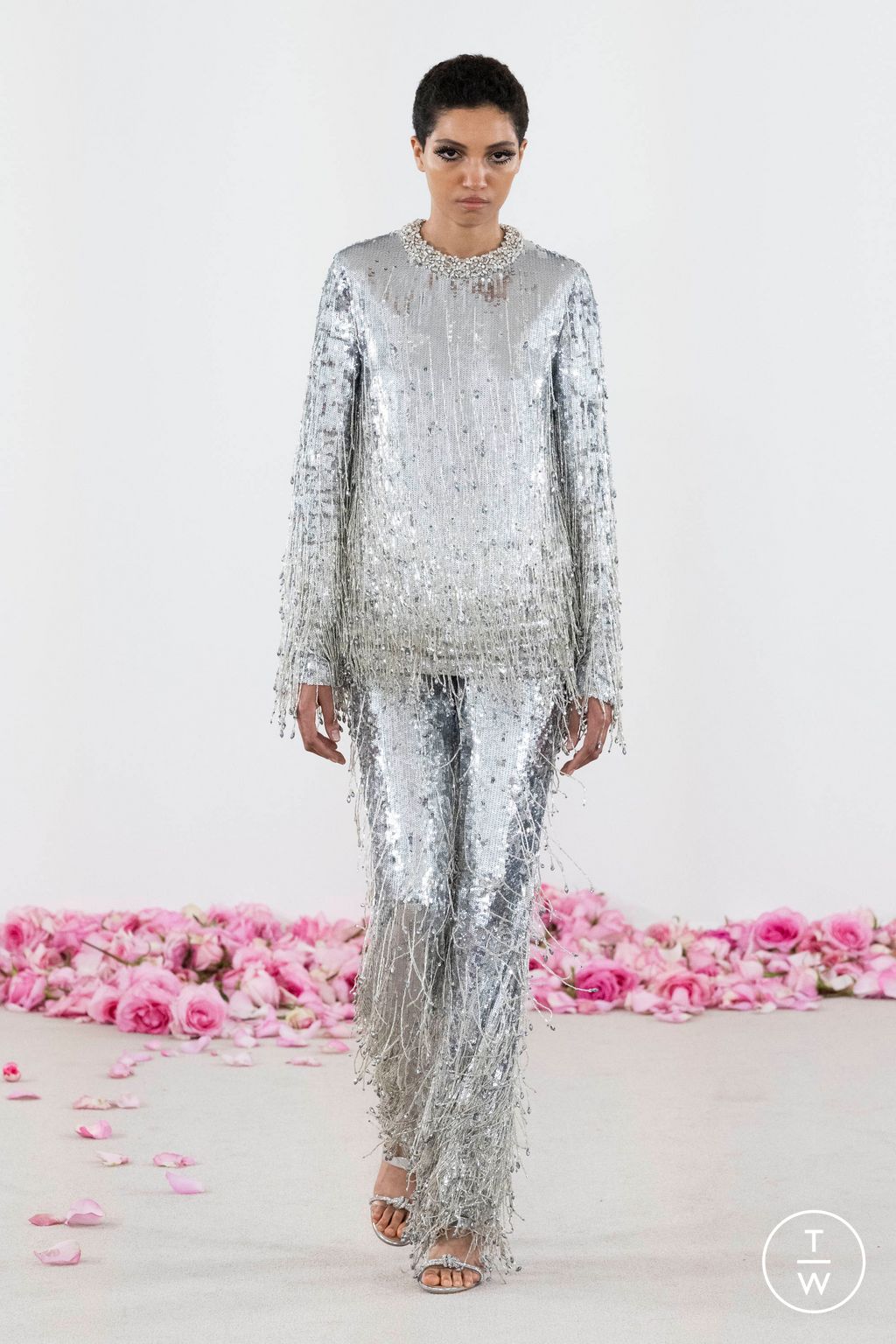 Fashion Week Paris Fall/Winter 2023 look 14 from the Giambattista Valli collection couture