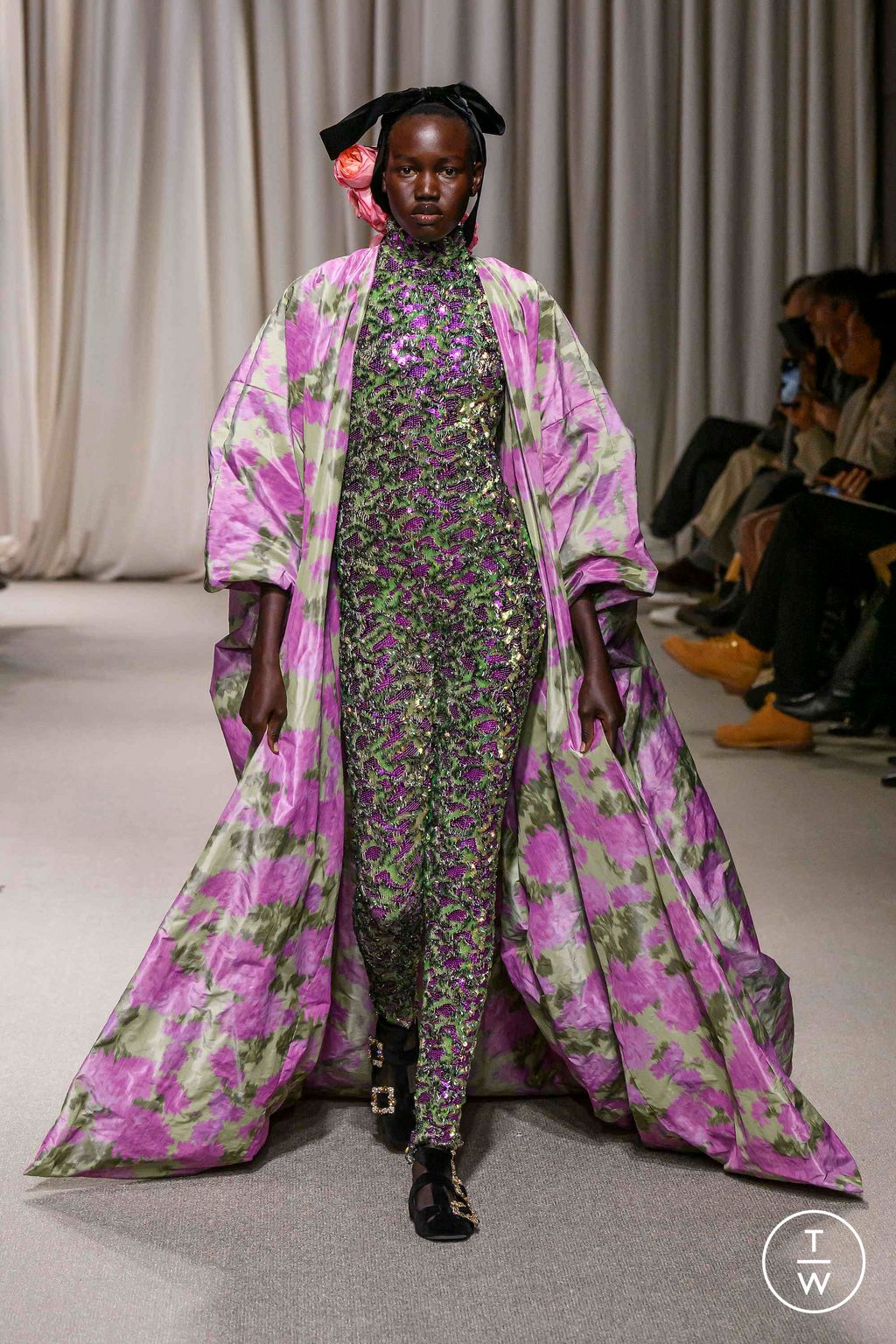 Fashion Week Paris Spring/Summer 2024 look 14 de la collection Giambattista Valli couture