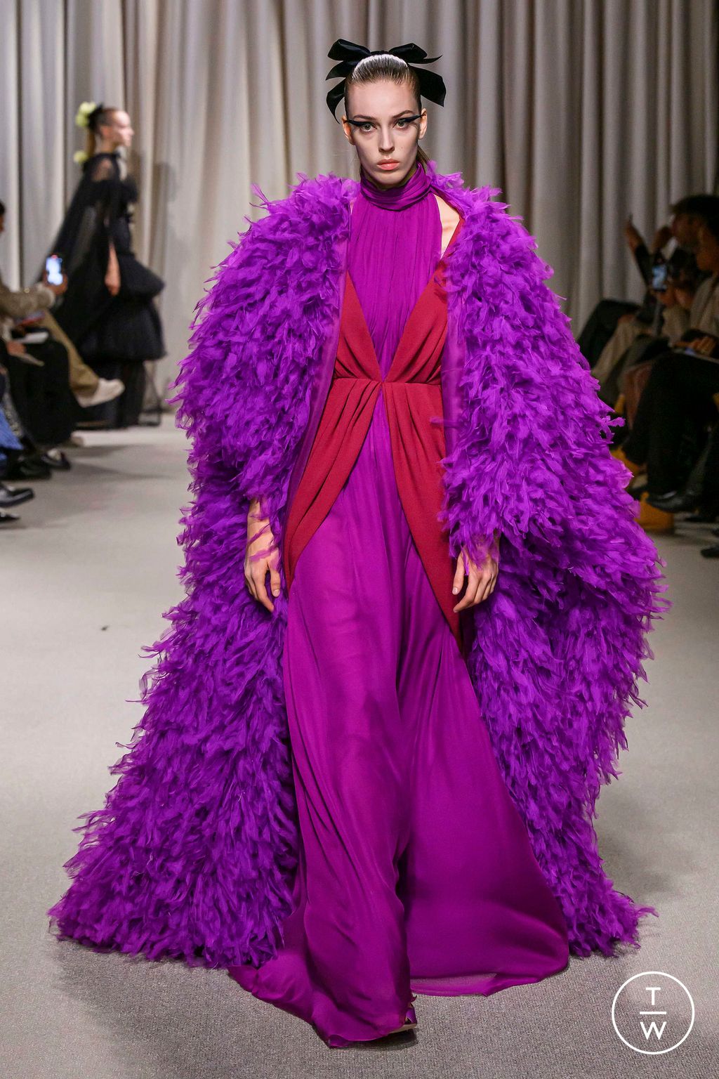 Fashion Week Paris Spring/Summer 2024 look 15 de la collection Giambattista Valli couture