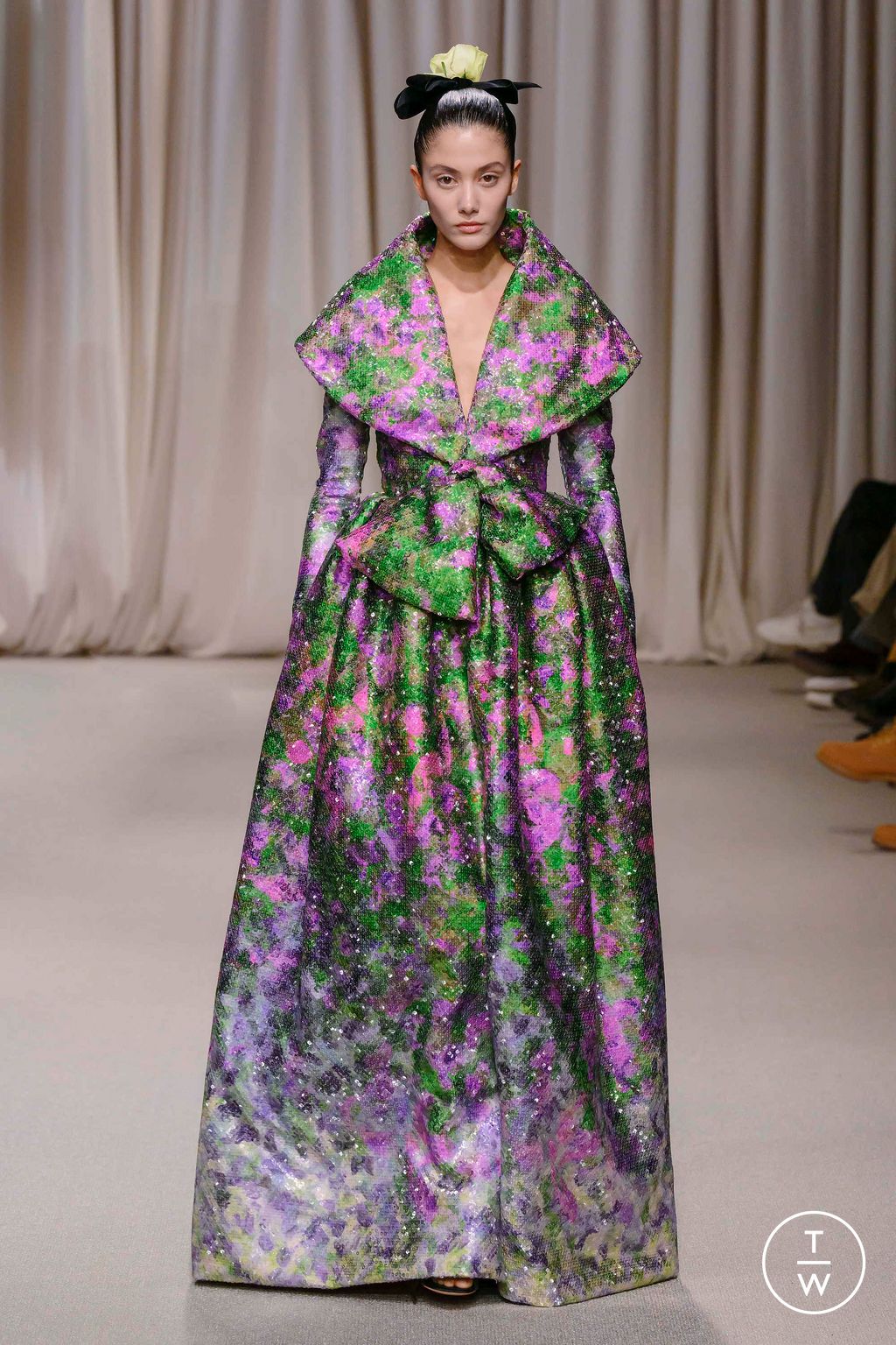 Fashion Week Paris Spring/Summer 2024 look 36 de la collection Giambattista Valli couture