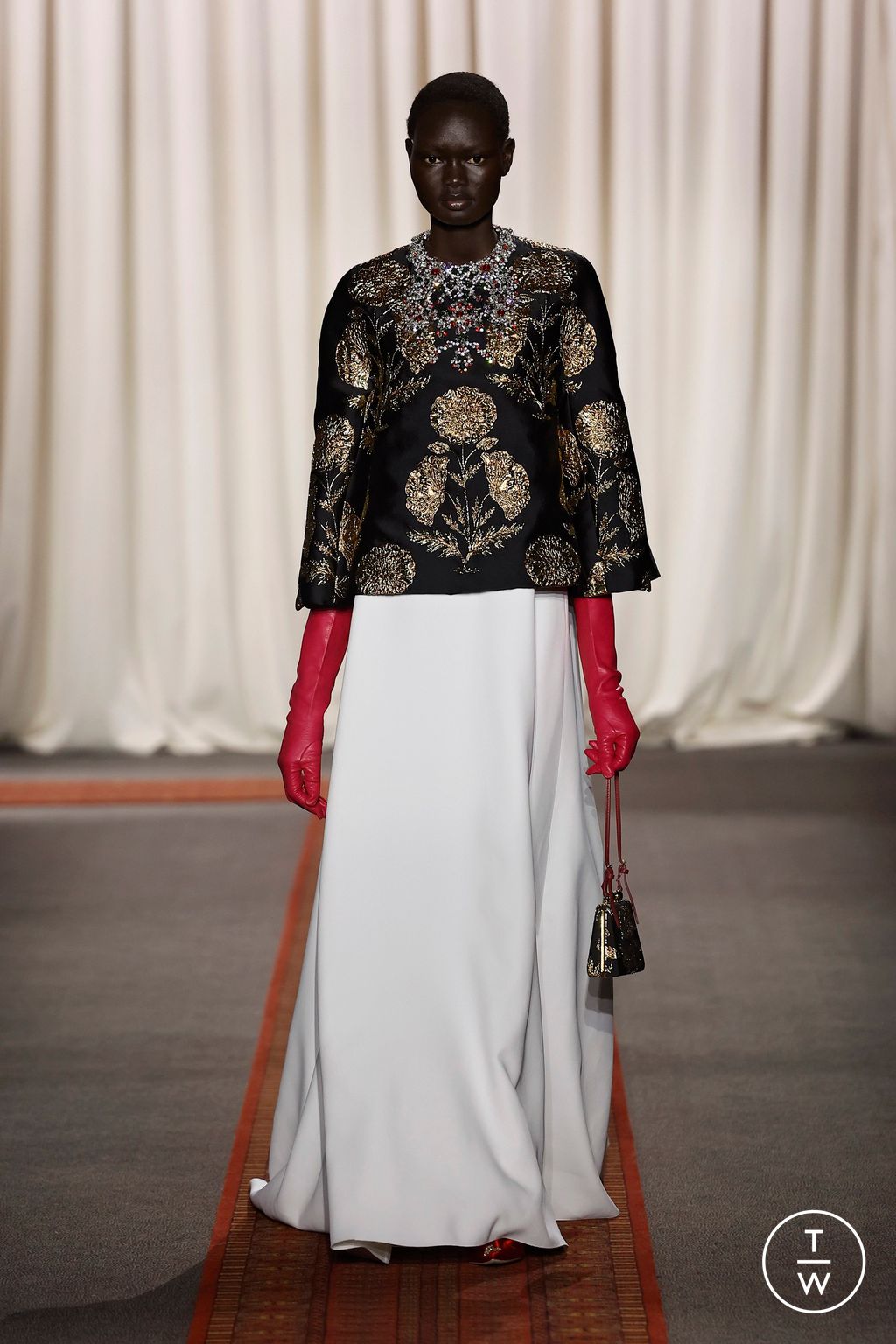 Fashion Week Paris Spring/Summer 2025 look 3 from the Giambattista Valli collection 高级定制