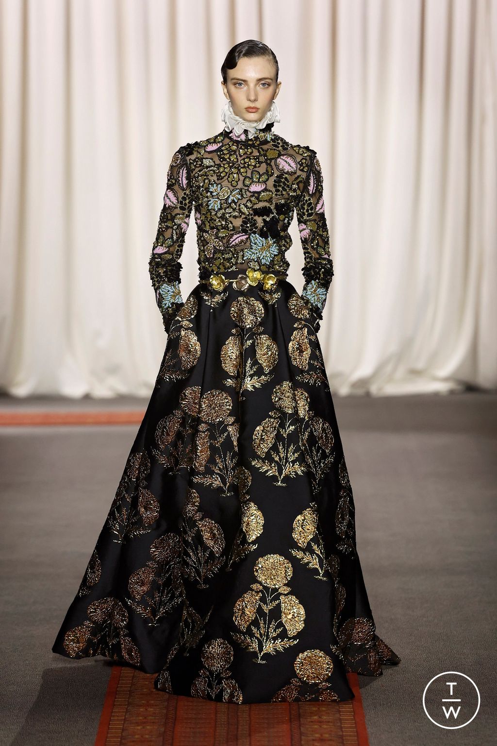 Fashion Week Paris Spring/Summer 2025 look 11 from the Giambattista Valli collection 高级定制