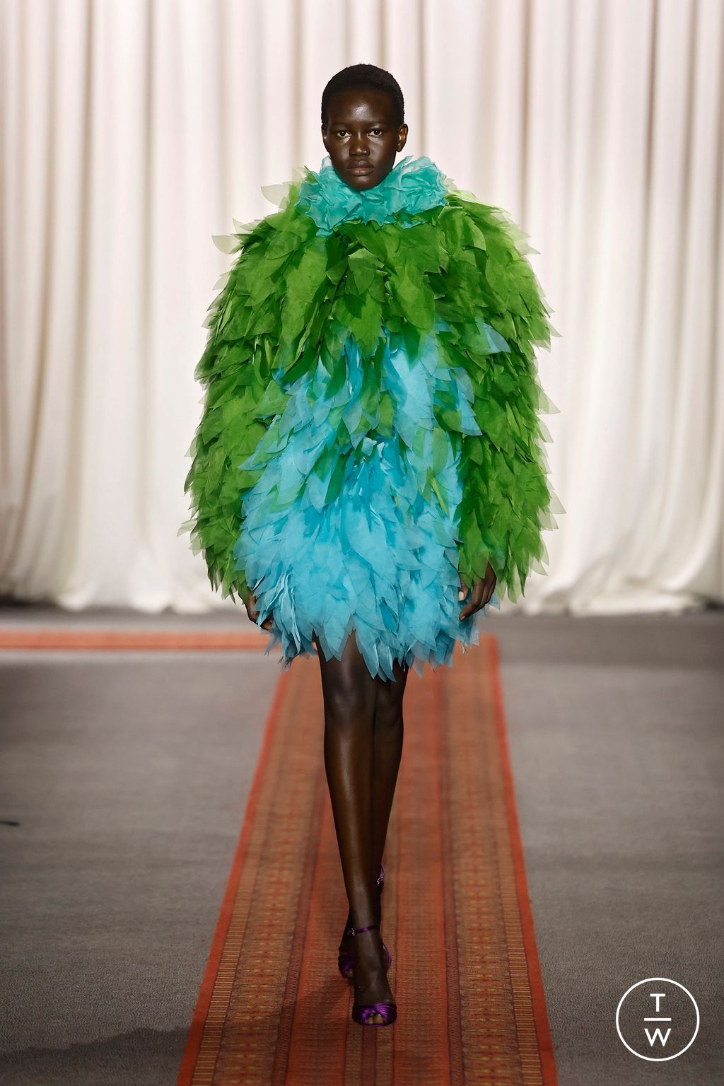 Fashion Week Paris Spring/Summer 2025 look 18 from the Giambattista Valli collection 高级定制