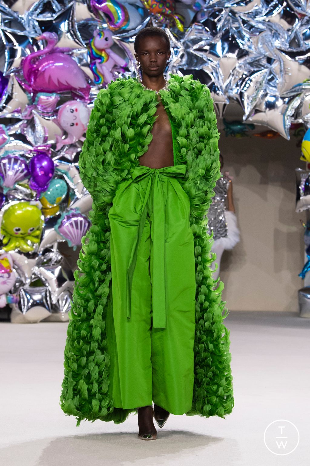 Fashion Week Paris Fall/Winter 2022 look 17 from the Giambattista Valli collection couture