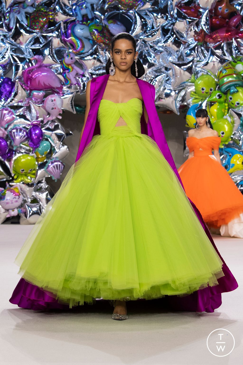 Fashion Week Paris Fall/Winter 2022 look 41 from the Giambattista Valli collection couture