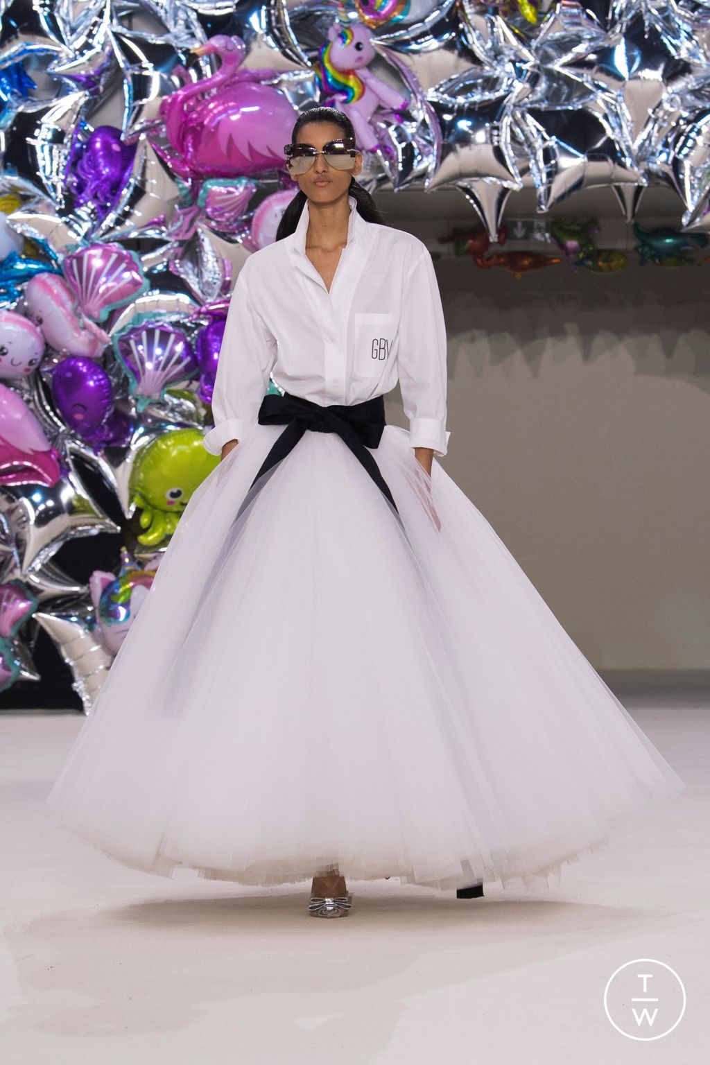 Fashion Week Paris Fall/Winter 2022 look 52 de la collection Giambattista Valli couture