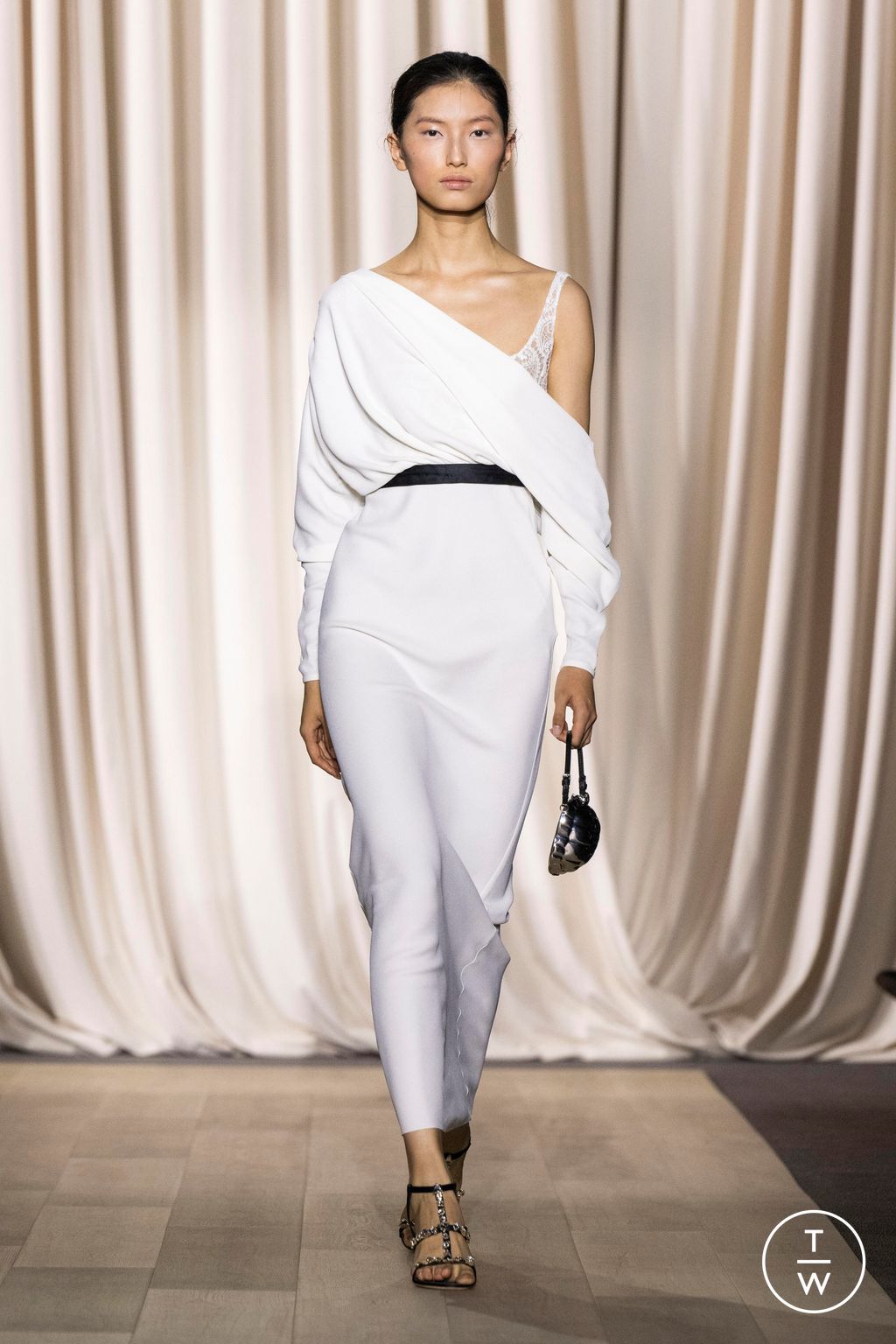 Fashion Week Paris Spring/Summer 2024 look 8 from the Giambattista Valli collection womenswear