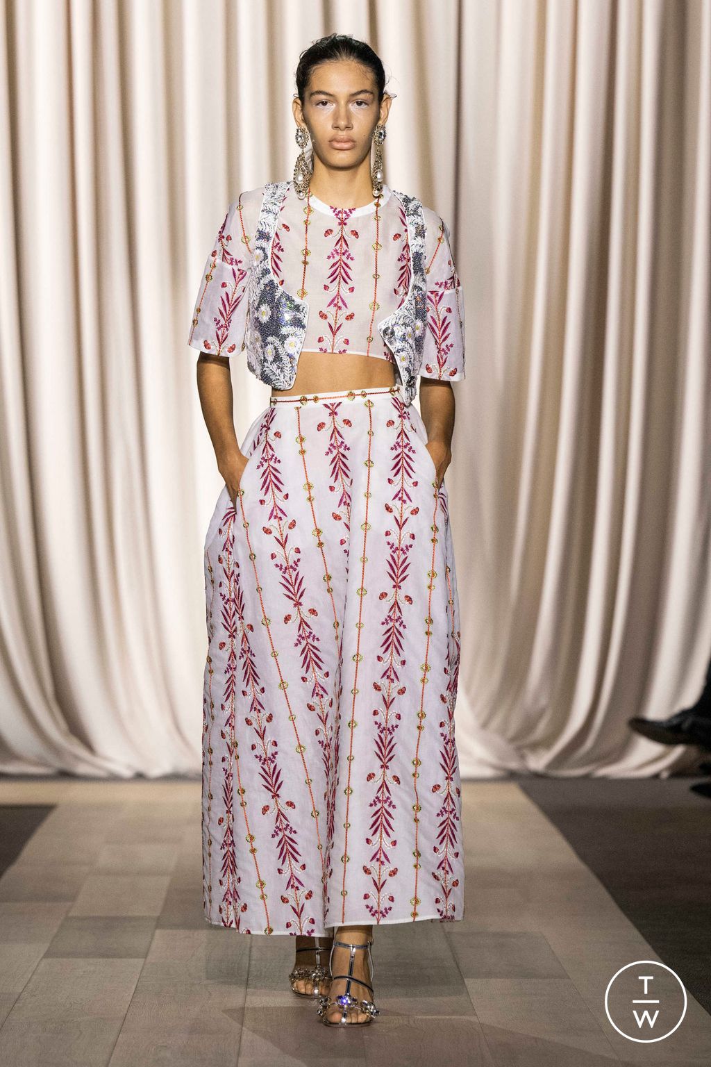 Fashion Week Paris Spring/Summer 2024 look 12 de la collection Giambattista Valli womenswear