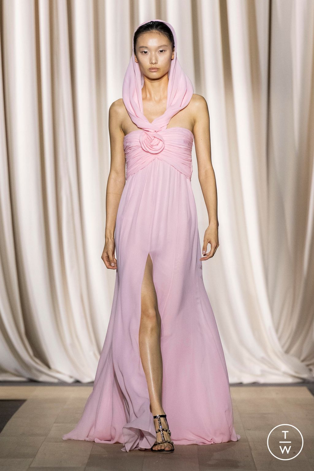 Fashion Week Paris Spring/Summer 2024 look 56 from the Giambattista Valli collection womenswear