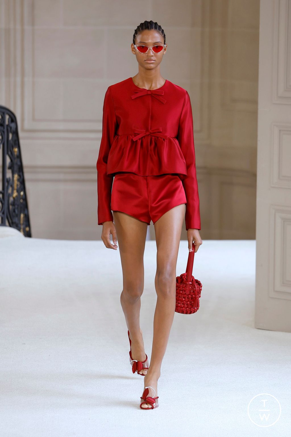 Fashion Week Paris Spring/Summer 2025 look 2 from the Giambattista Valli collection womenswear
