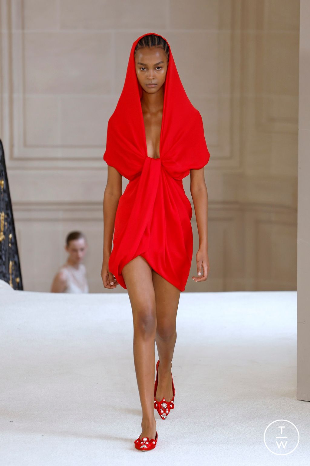 Fashion Week Paris Spring-Summer 2025 look 9 from the Giambattista Valli collection womenswear