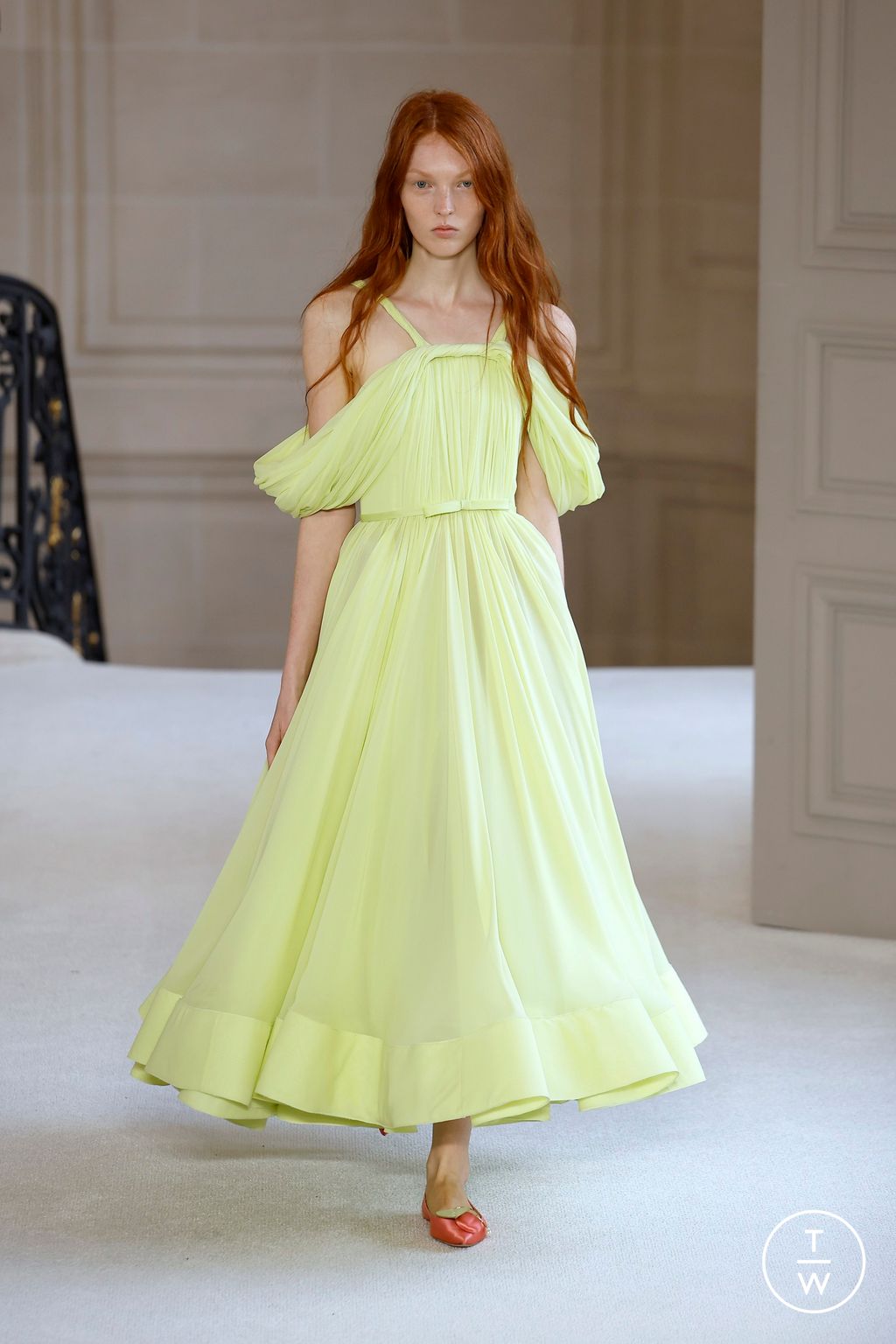 Fashion Week Paris Spring/Summer 2025 look 42 from the Giambattista Valli collection womenswear