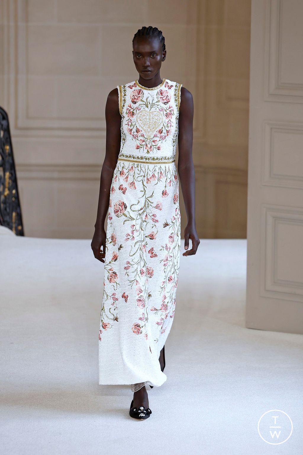Fashion Week Paris Spring/Summer 2025 look 43 de la collection Giambattista Valli womenswear