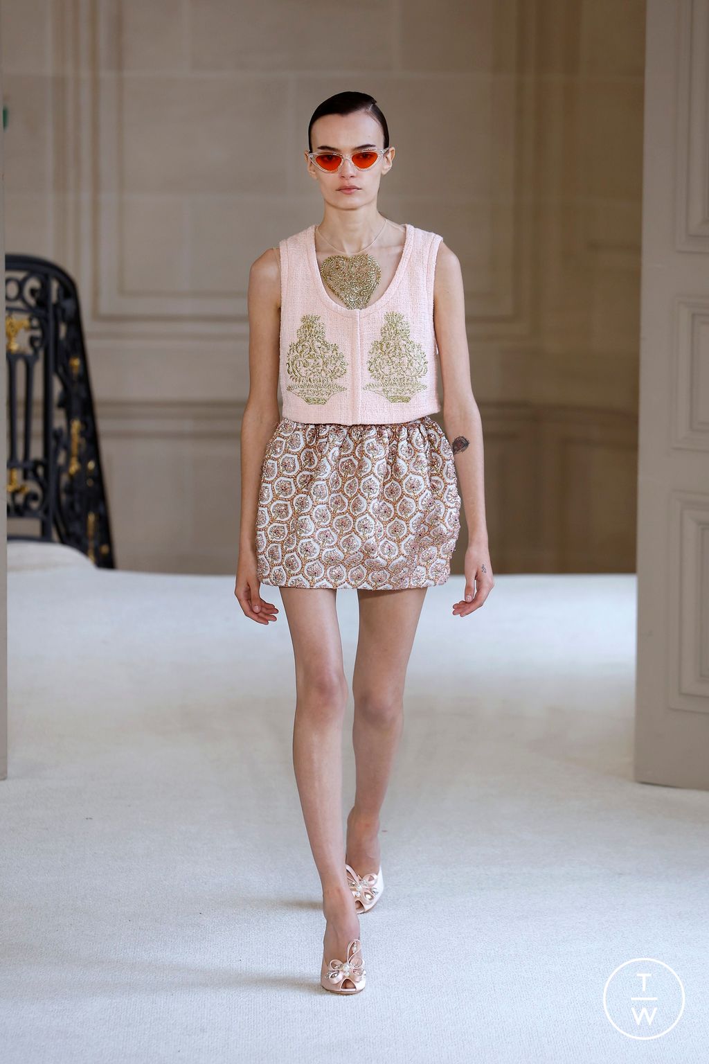 Fashion Week Paris Spring/Summer 2025 look 49 from the Giambattista Valli collection womenswear