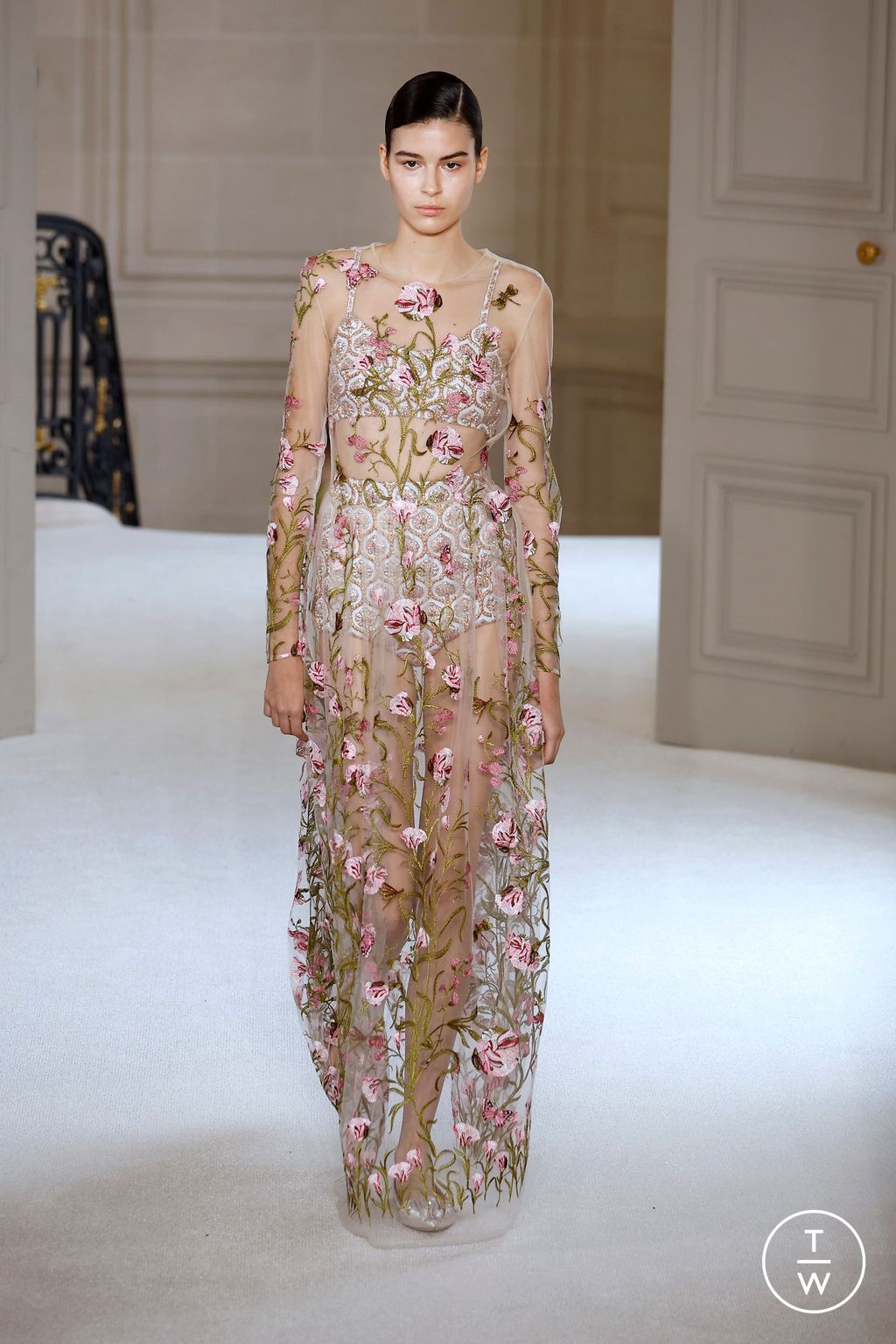 Fashion Week Paris Spring/Summer 2025 look 50 from the Giambattista Valli collection womenswear