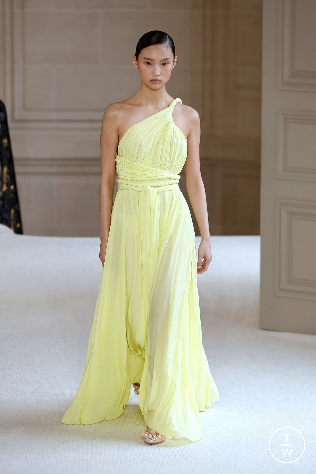 Fashion Week Paris Spring/Summer 2025 look 55 from the Giambattista Valli collection womenswear