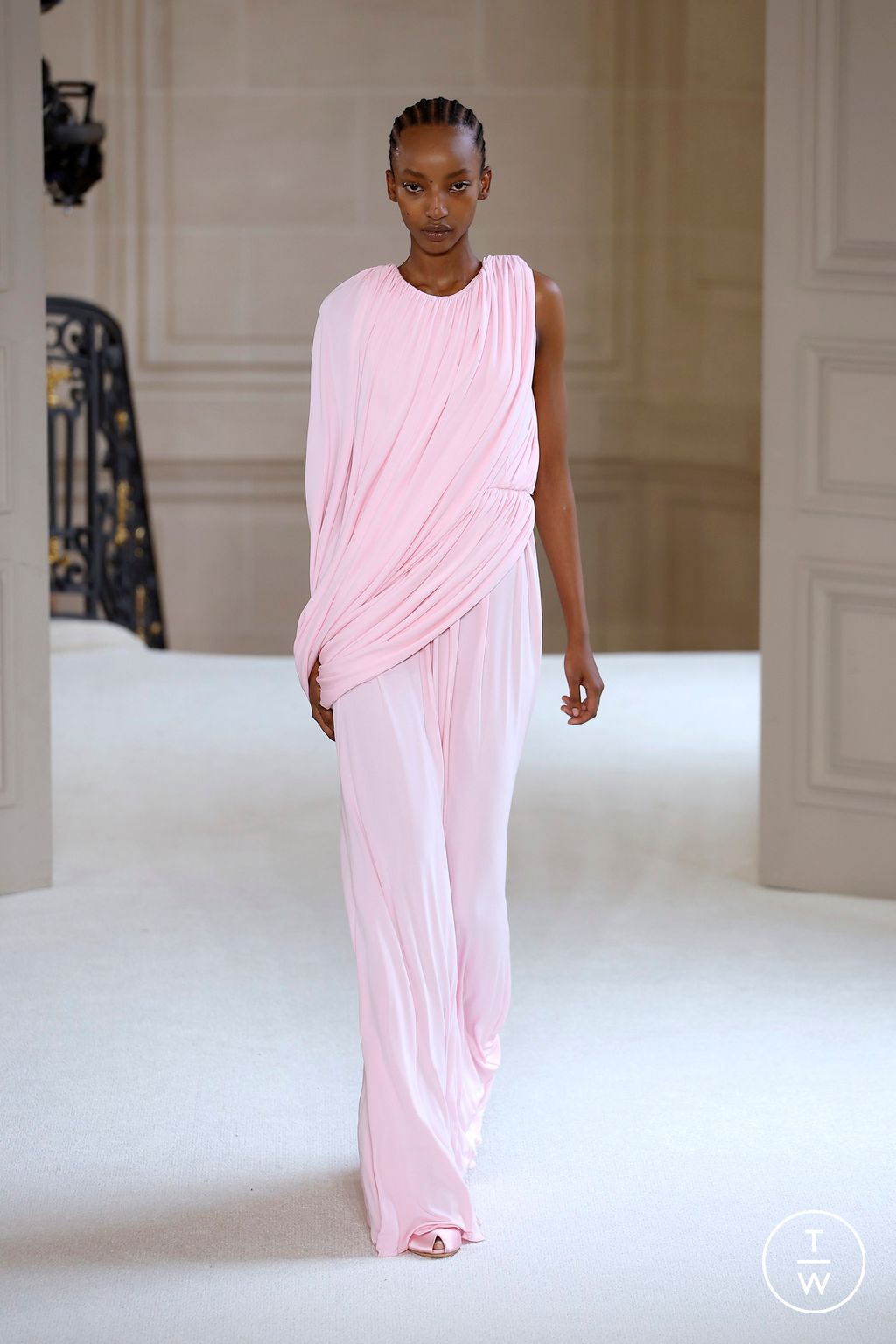 Fashion Week Paris Spring/Summer 2025 look 56 from the Giambattista Valli collection womenswear