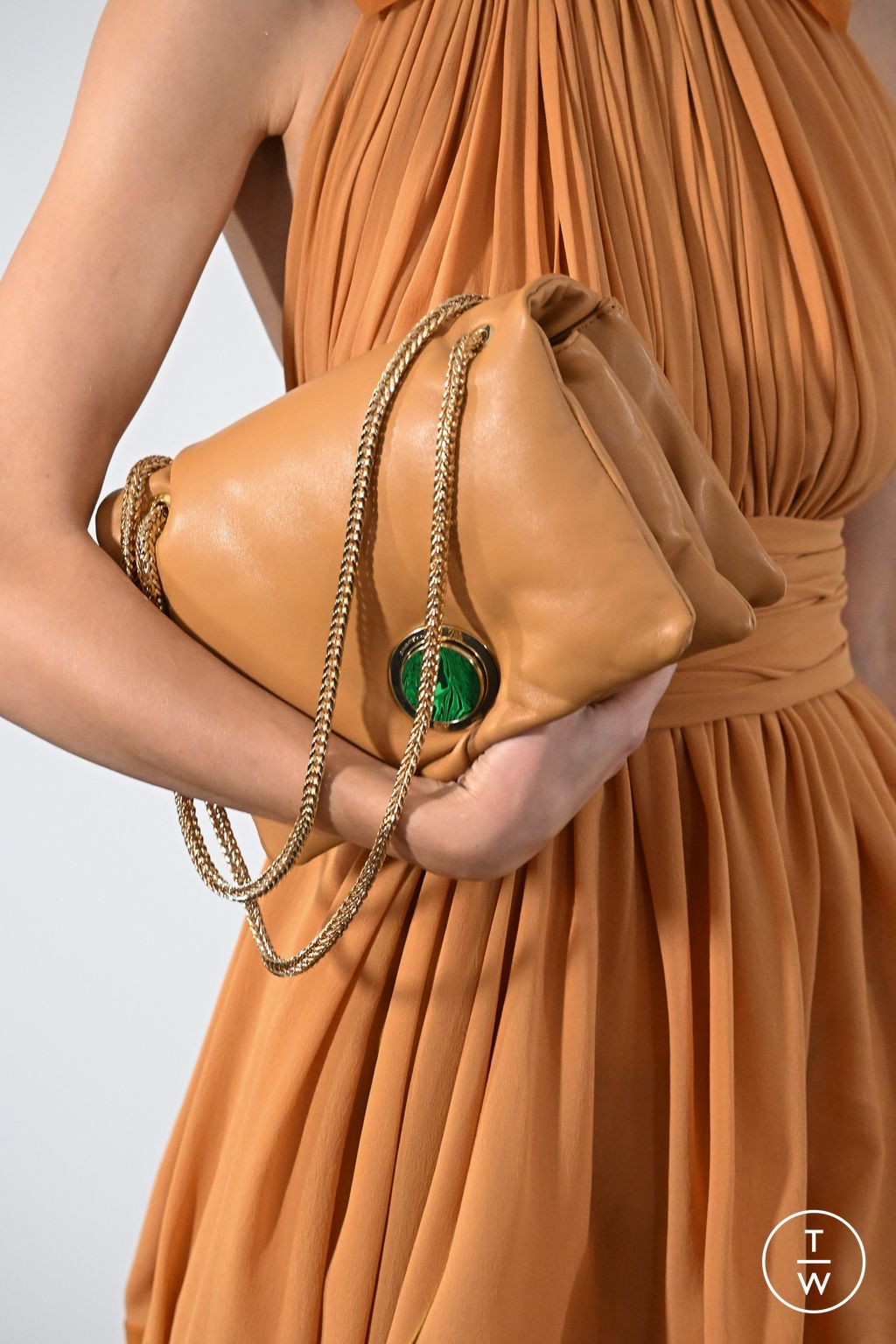 Fashion Week Paris Spring/Summer 2023 look 3 from the Giambattista Valli collection womenswear accessories