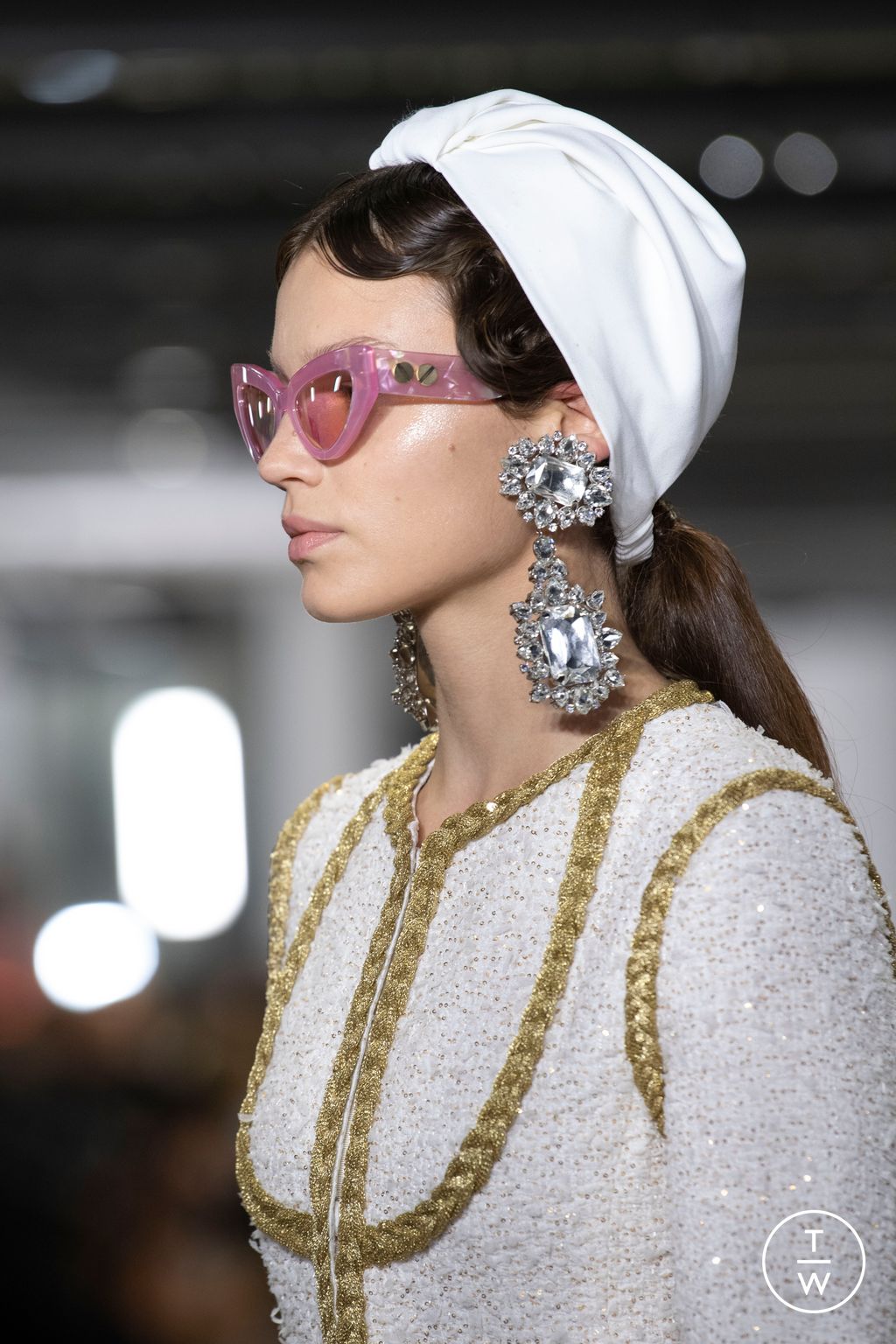 Fashion Week Paris Spring/Summer 2023 look 17 from the Giambattista Valli collection womenswear accessories