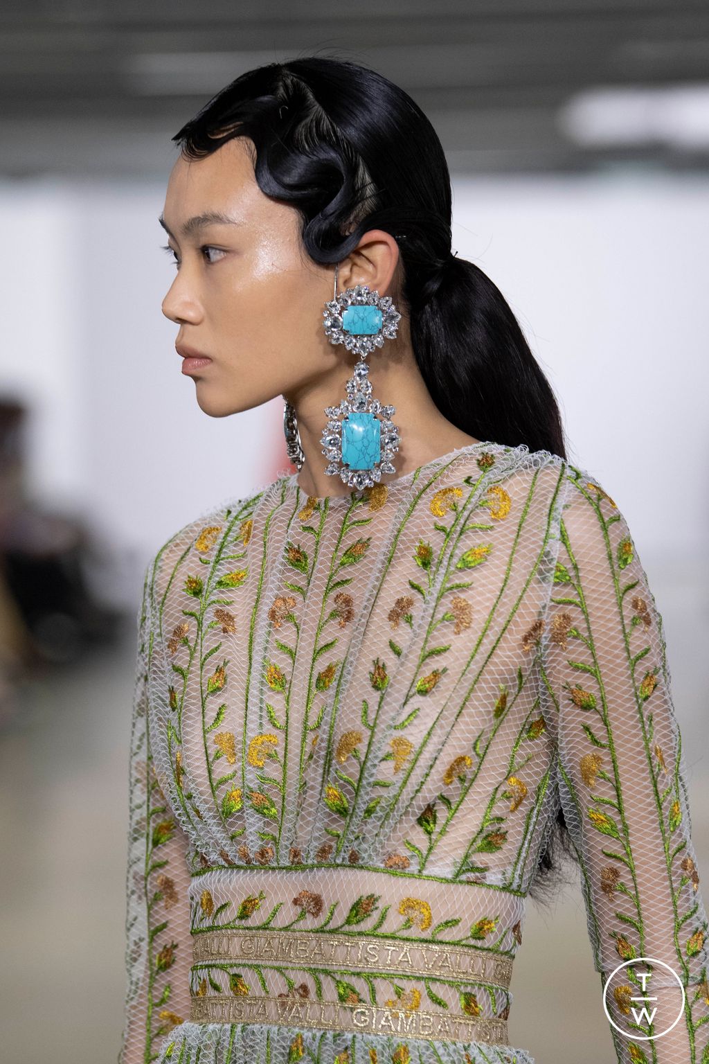Fashion Week Paris Spring/Summer 2023 look 30 de la collection Giambattista Valli womenswear accessories