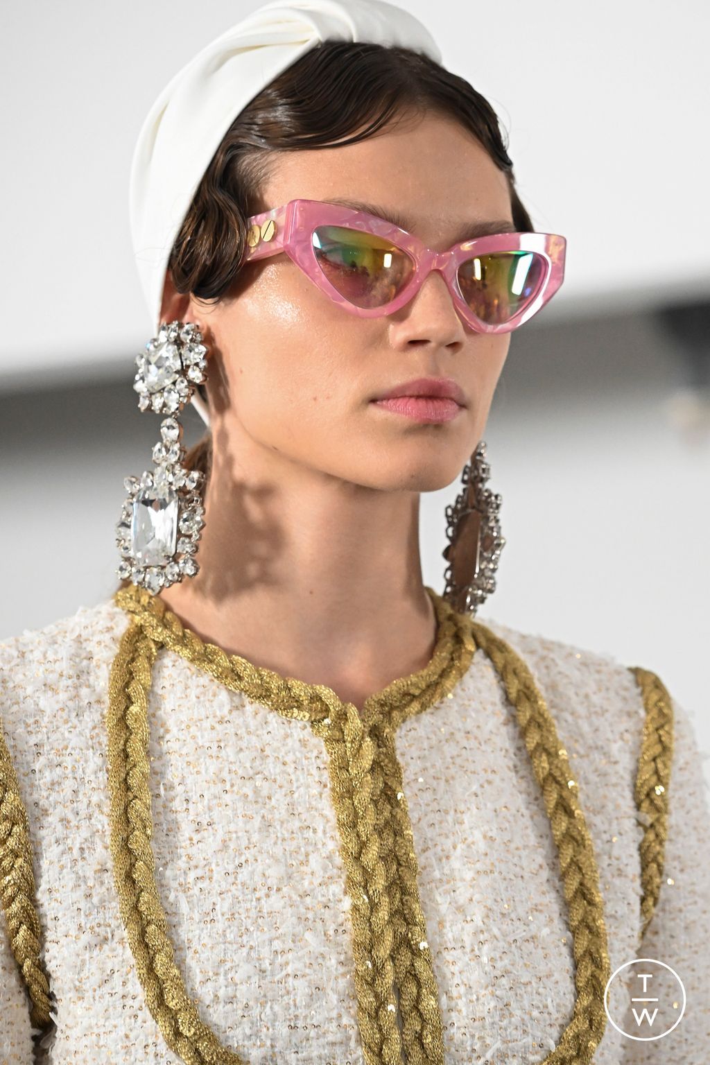 Fashion Week Paris Spring/Summer 2023 look 23 from the Giambattista Valli collection womenswear accessories
