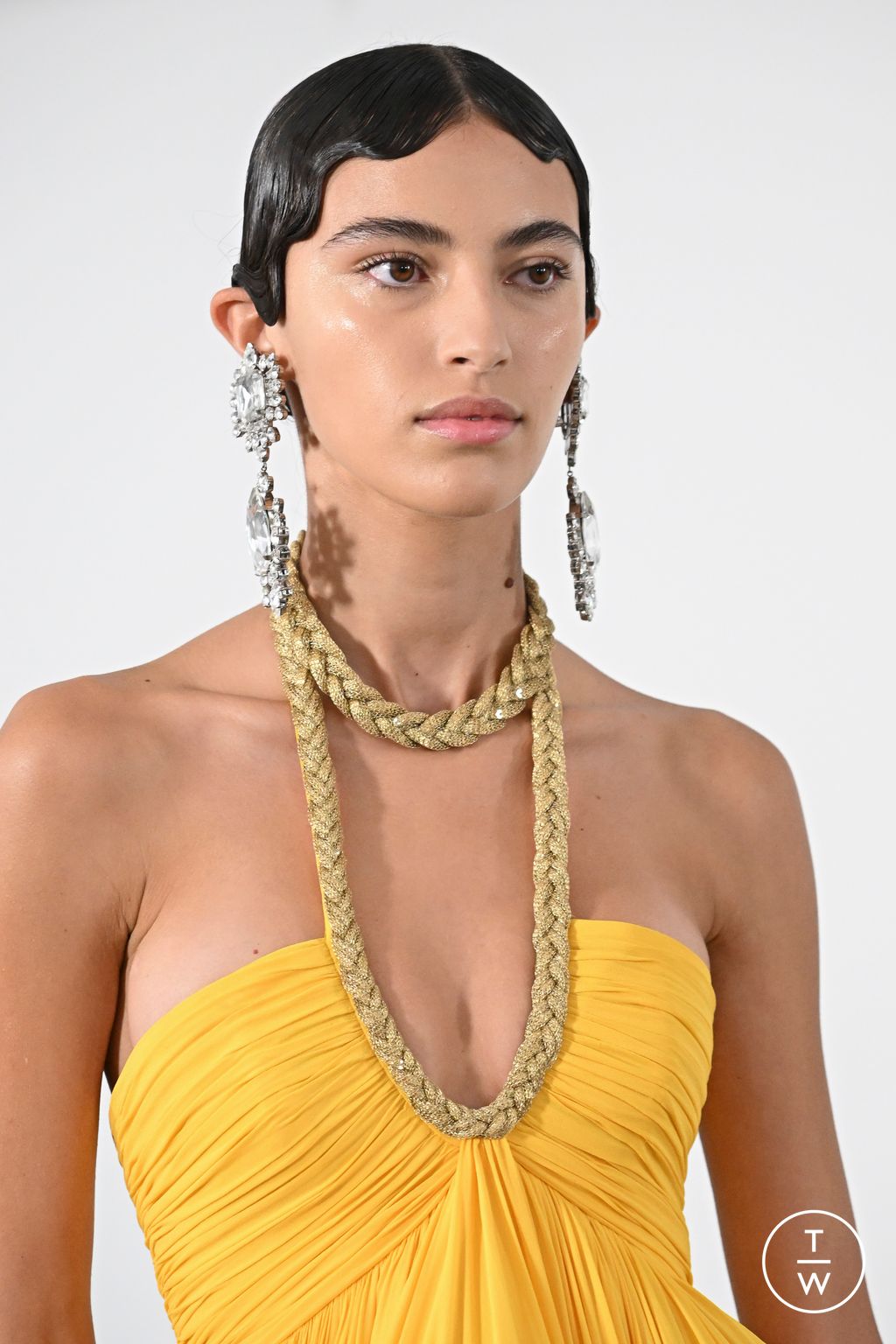 Fashion Week Paris Spring/Summer 2023 look 26 de la collection Giambattista Valli womenswear accessories