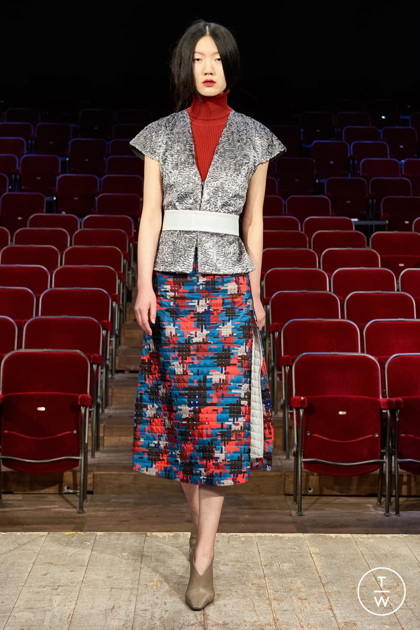 Fashion Week Milan Fall/Winter 2021 look 13 de la collection Gilberto Calzolari womenswear