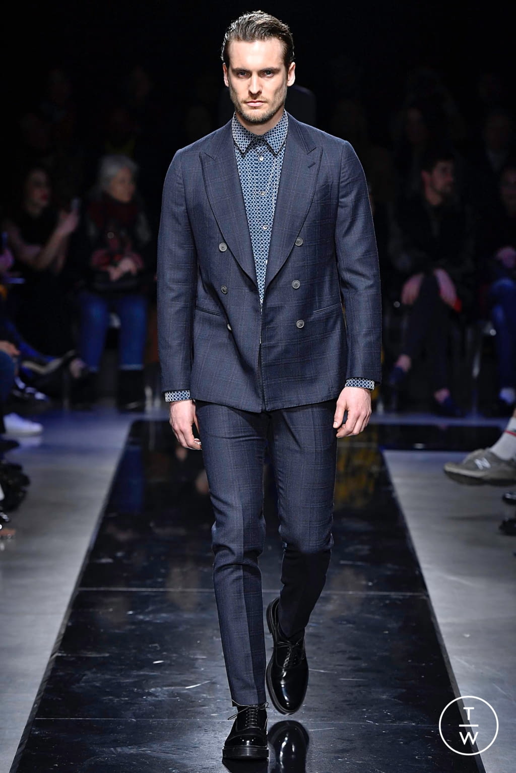 Fashion Week Milan Fall/Winter 2019 look 2 from the Giorgio Armani collection womenswear