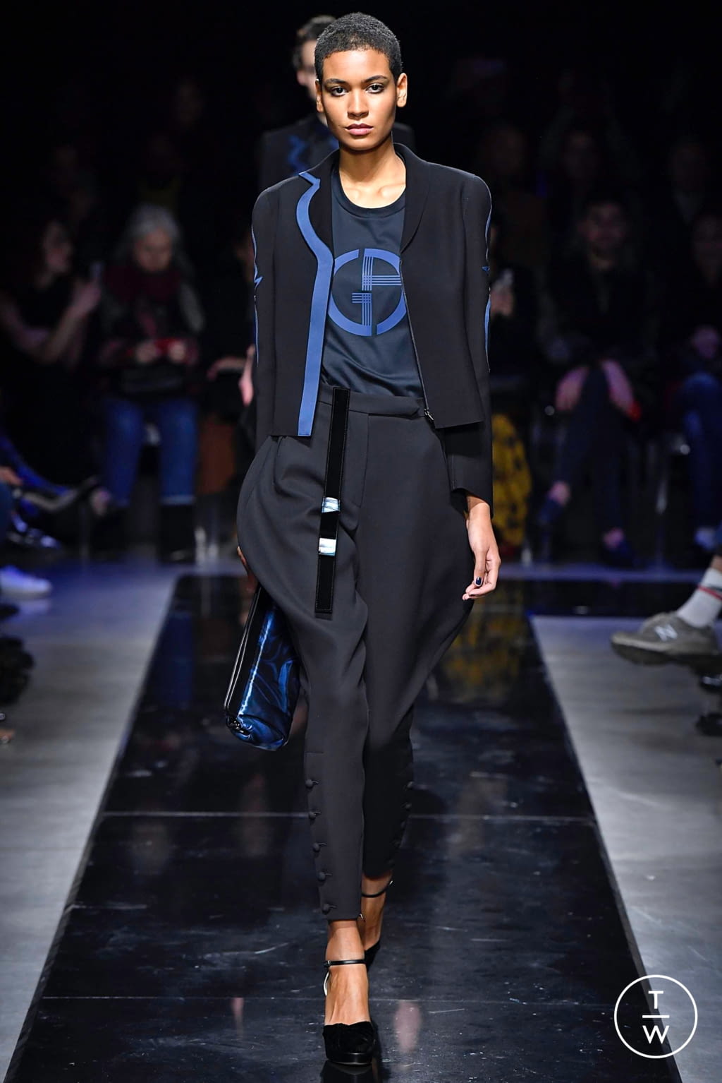 Fashion Week Milan Fall/Winter 2019 look 5 from the Giorgio Armani collection 女装