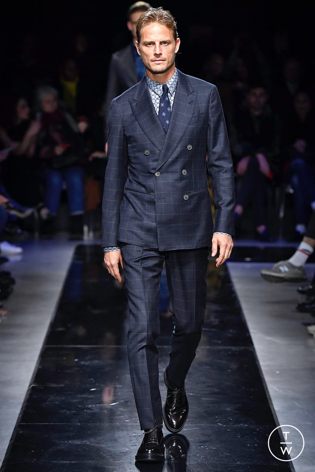 Fashion Week Milan Fall/Winter 2019 look 9 from the Giorgio Armani collection 女装