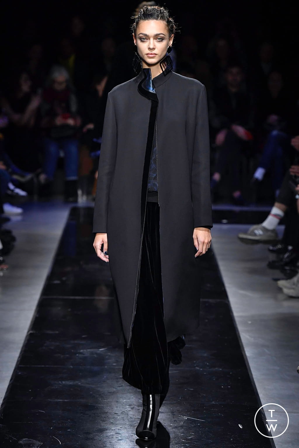 Fashion Week Milan Fall/Winter 2019 look 11 from the Giorgio Armani collection 女装