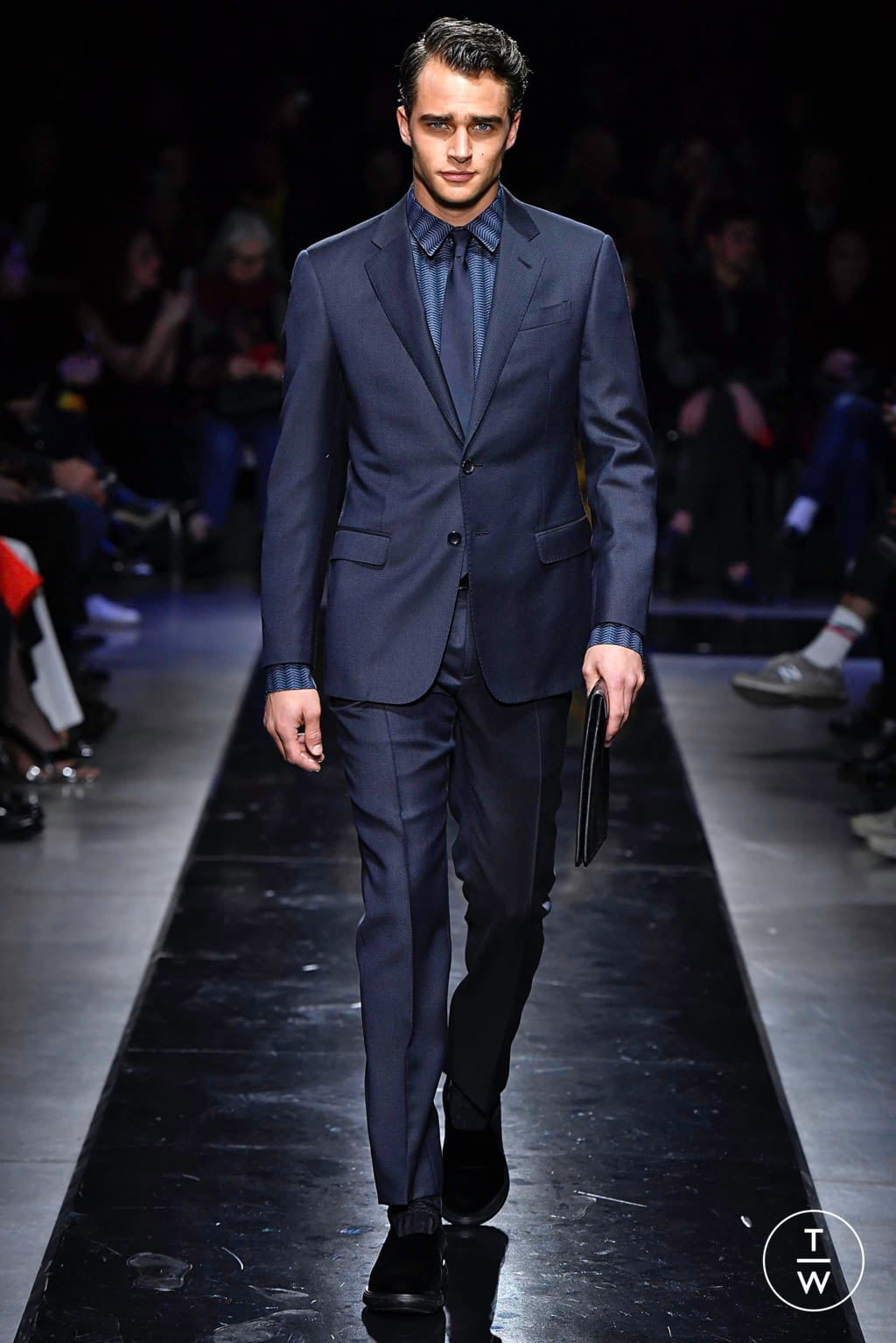 Fashion Week Milan Fall/Winter 2019 look 15 from the Giorgio Armani collection womenswear