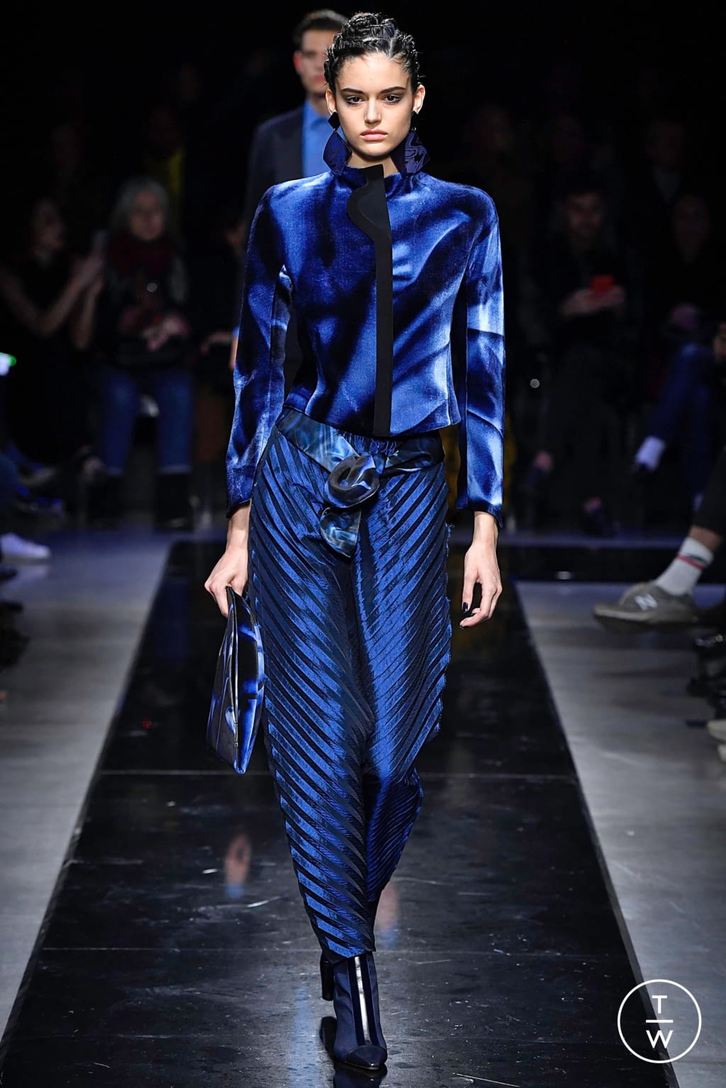 Fashion Week Milan Fall/Winter 2019 look 31 from the Giorgio Armani collection 女装
