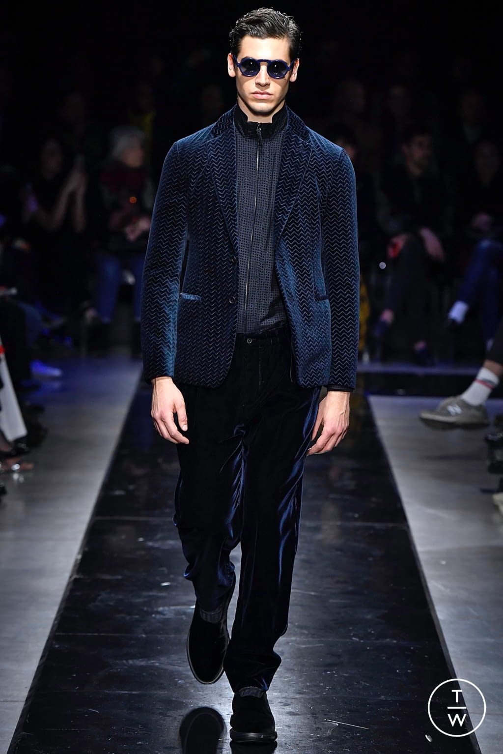 Fashion Week Milan Fall/Winter 2019 look 34 de la collection Giorgio Armani womenswear