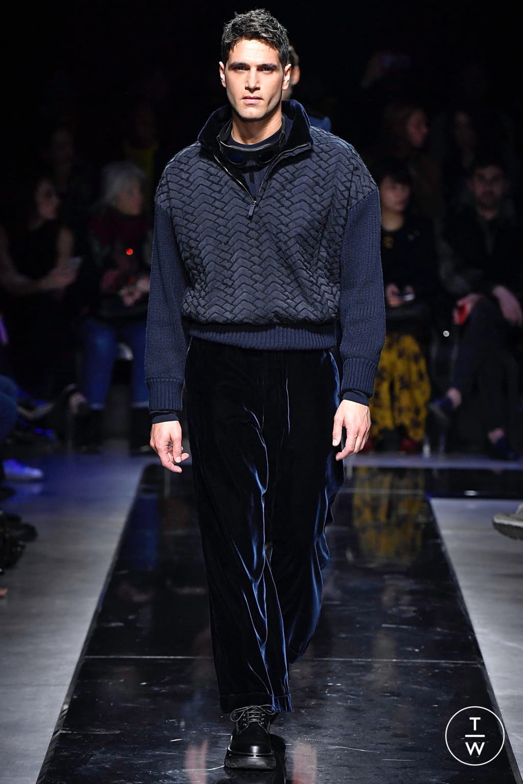 Fashion Week Milan Fall/Winter 2019 look 38 from the Giorgio Armani collection 女装