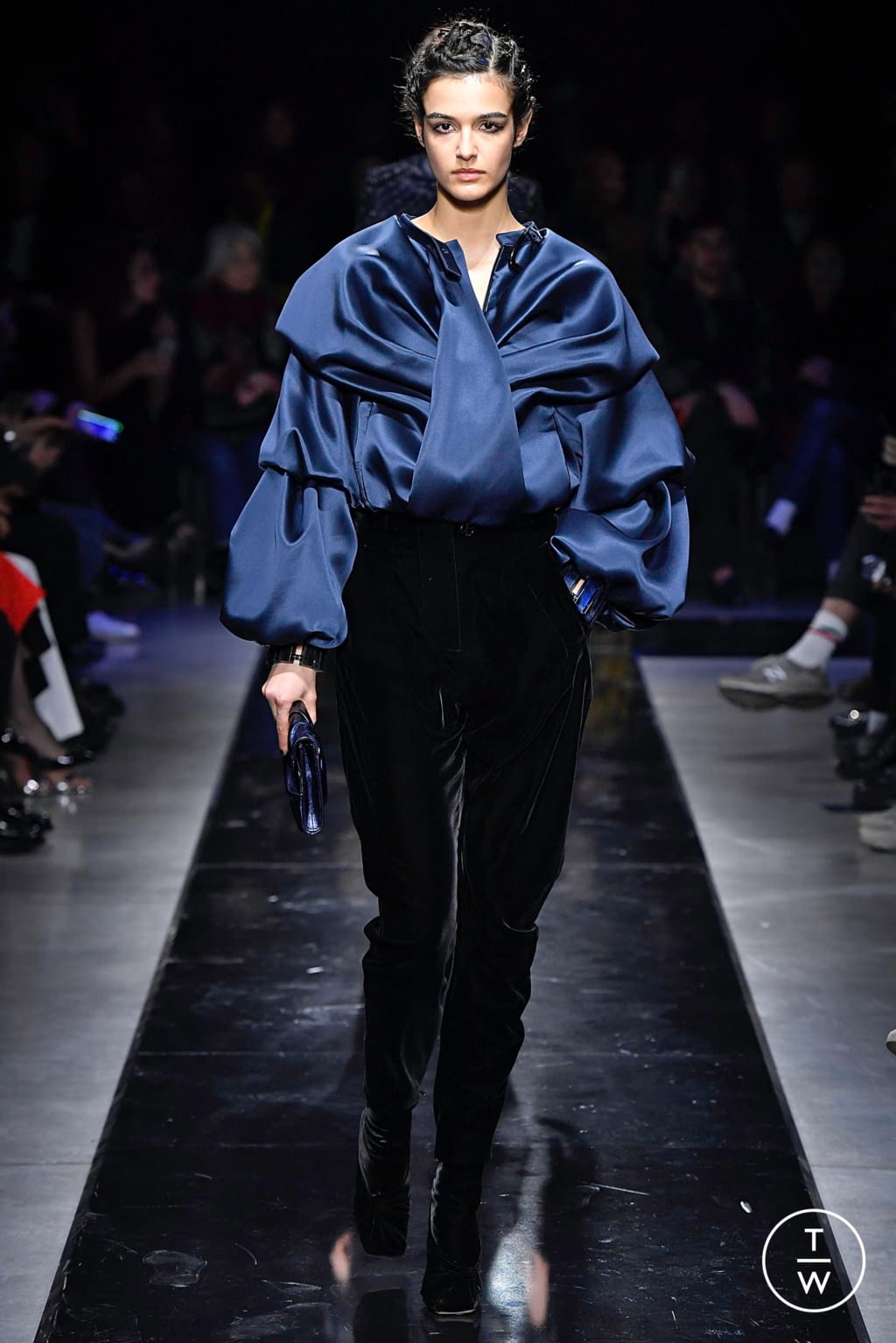Fashion Week Milan Fall/Winter 2019 look 47 from the Giorgio Armani collection 女装