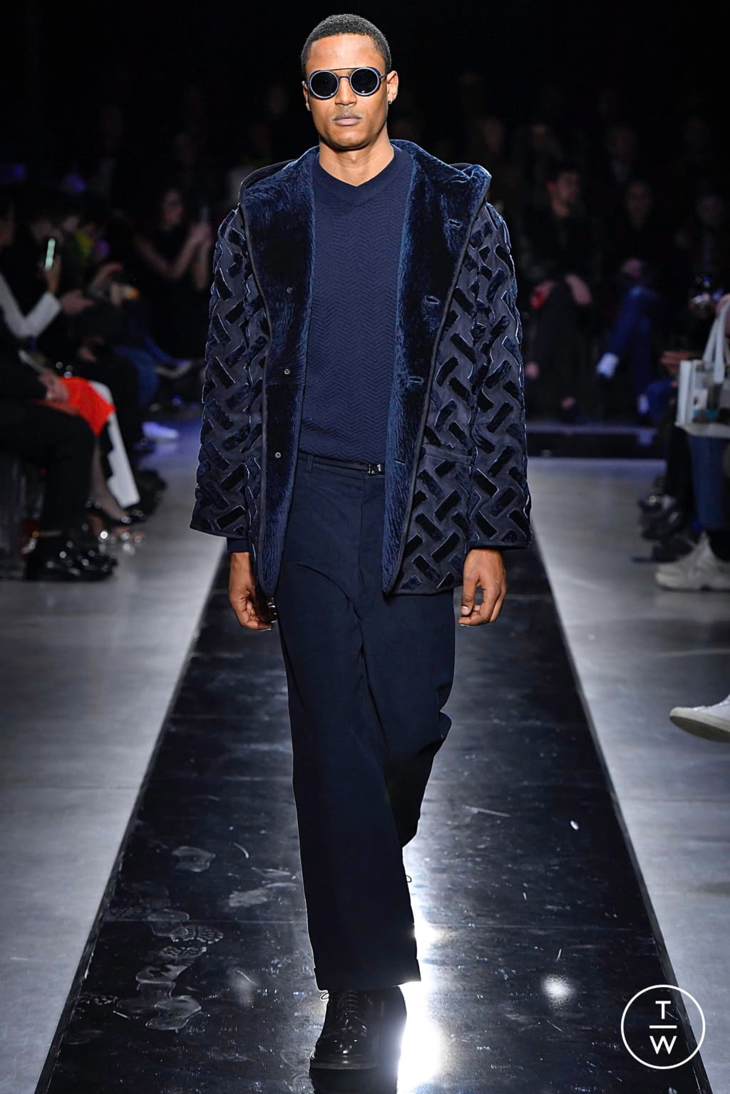 Fashion Week Milan Fall/Winter 2019 look 50 from the Giorgio Armani collection 女装