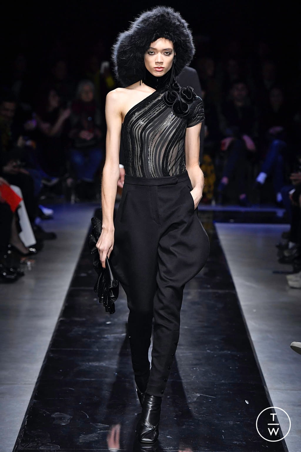 Fashion Week Milan Fall/Winter 2019 look 75 from the Giorgio Armani collection womenswear