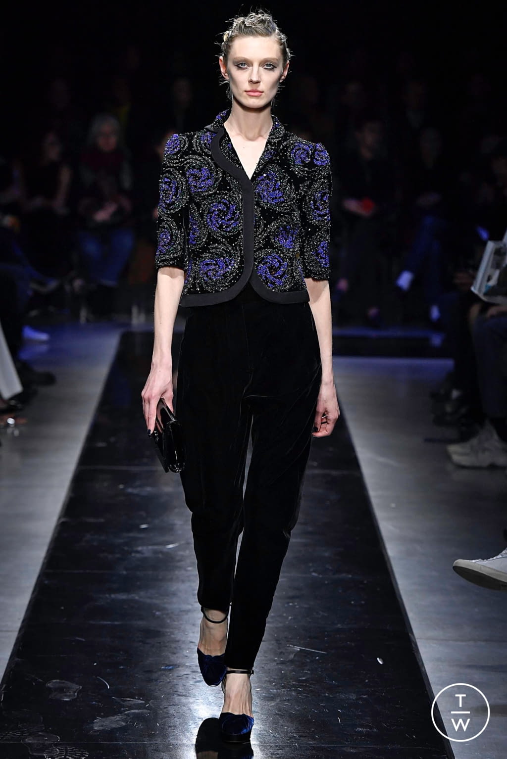 Fashion Week Milan Fall/Winter 2019 look 84 from the Giorgio Armani collection 女装