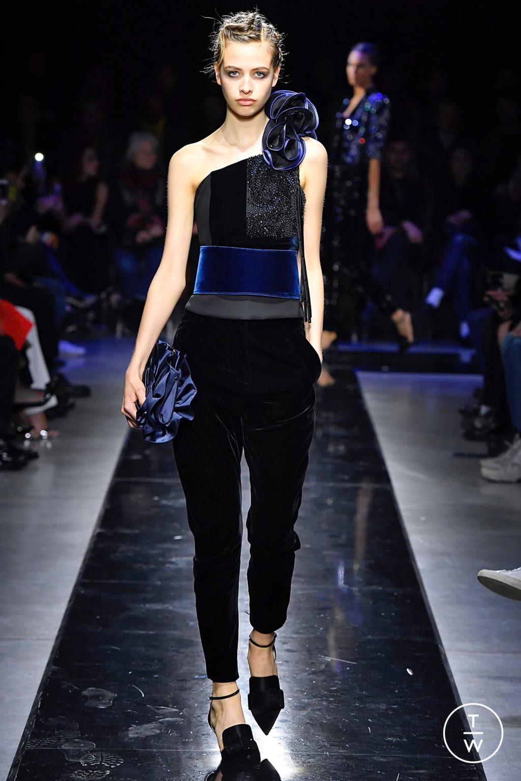 Fashion Week Milan Fall/Winter 2019 look 92 from the Giorgio Armani collection womenswear