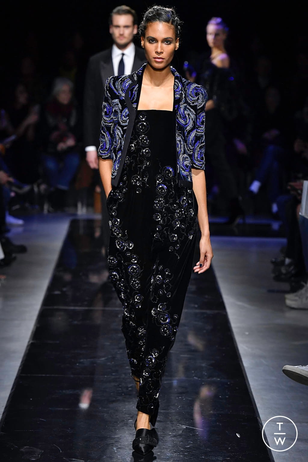Fashion Week Milan Fall/Winter 2019 look 93 from the Giorgio Armani collection 女装