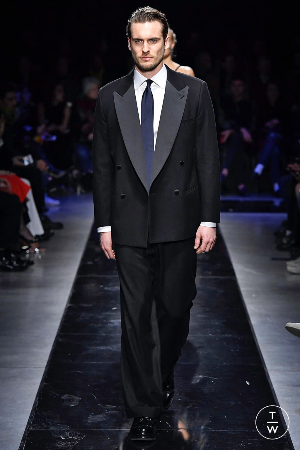 Fashion Week Milan Fall/Winter 2019 look 94 from the Giorgio Armani collection womenswear